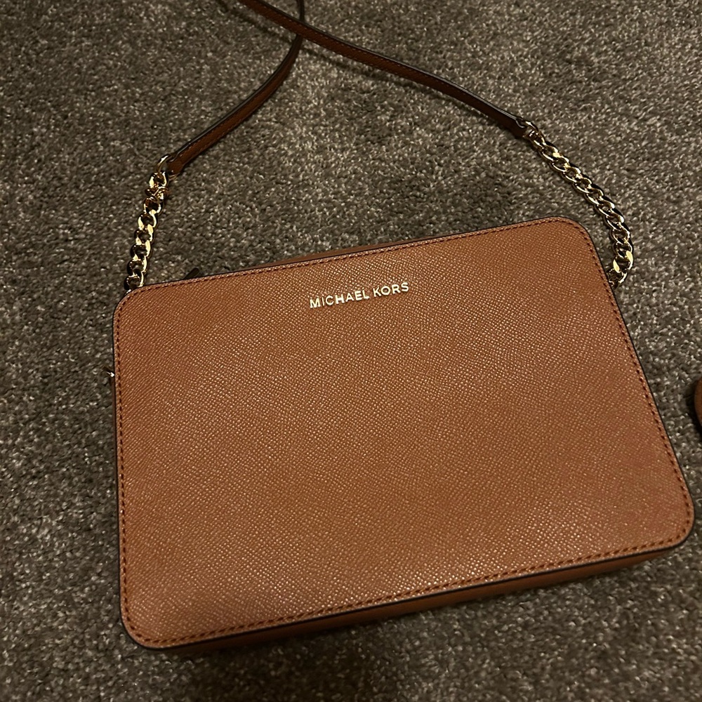 Jet Set Large Saffiano Leather Crossbody Bag